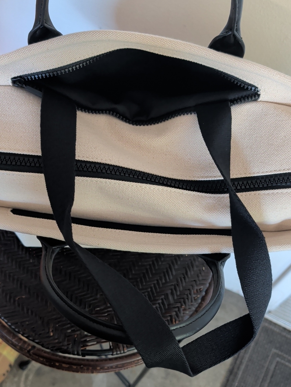 Cincha Cream Go Tote Bag - Picture 13 of 14